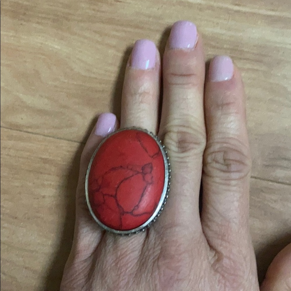 Western style woman’s fashion ring - Picture 6 of 7